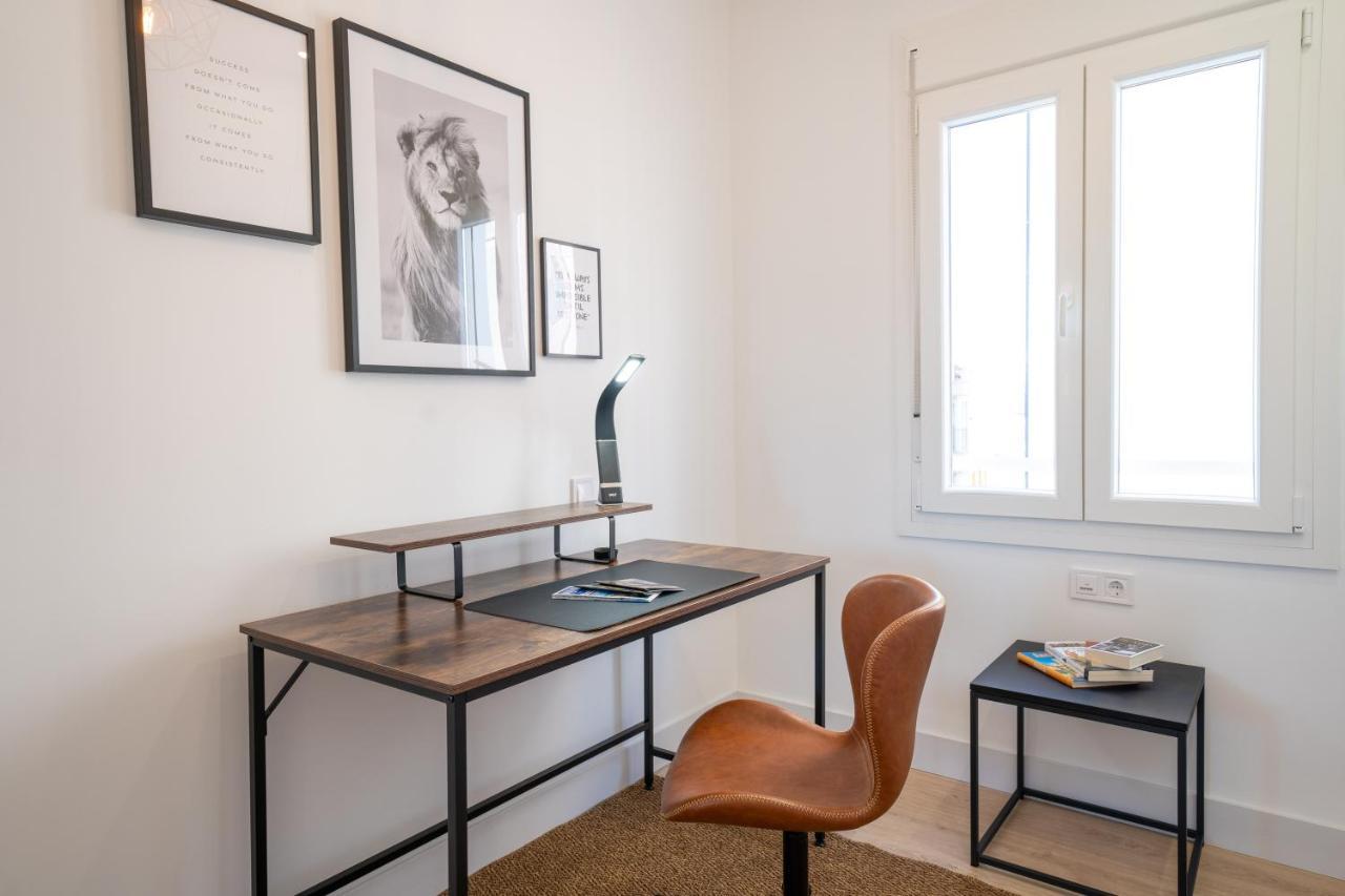 Your Home In Malaga Centro & Parking Free Buitenkant foto